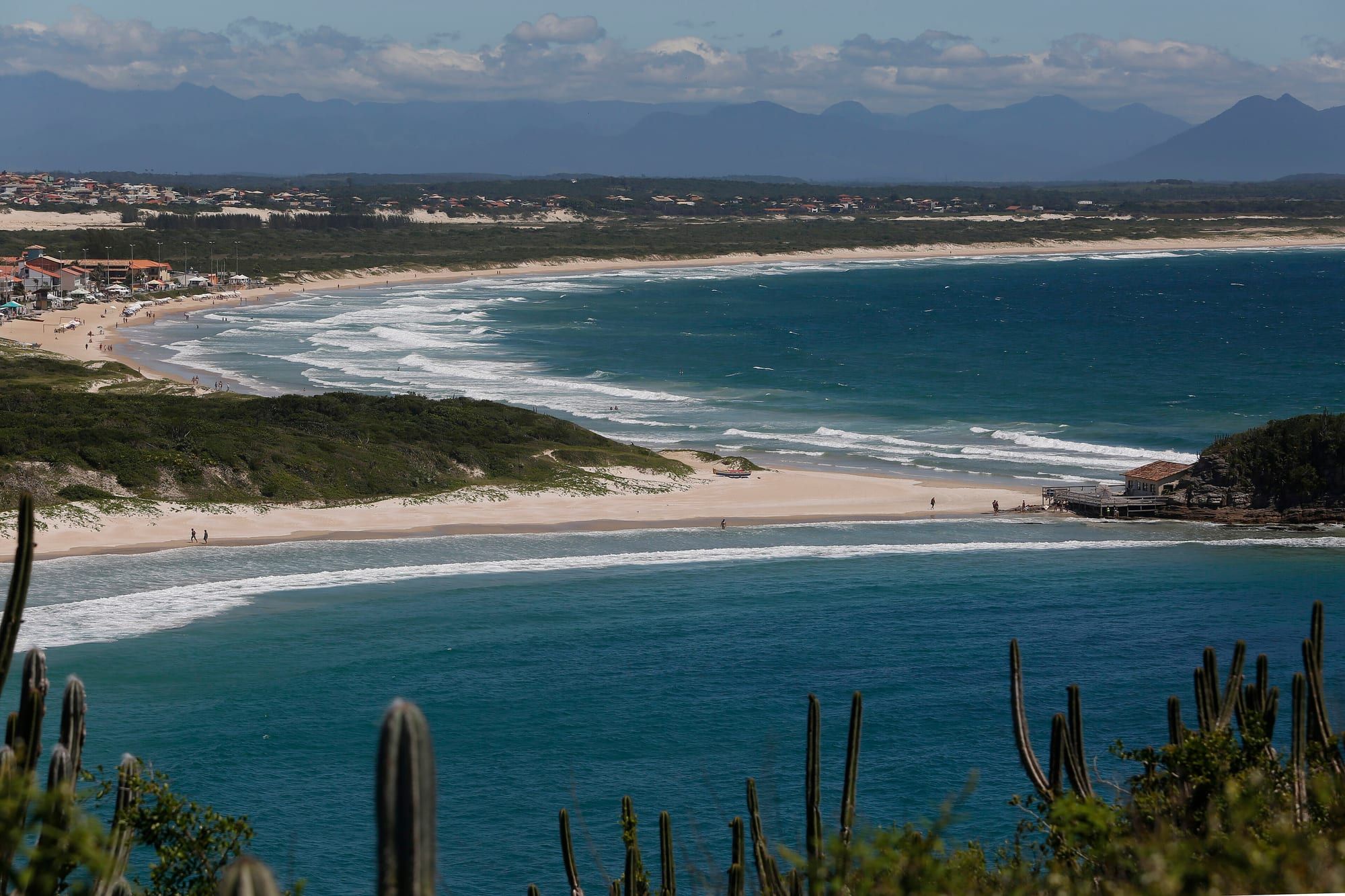 Praias das Conchas e do Peró vistas do alto, Cabo Frio